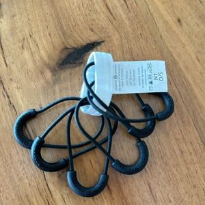 Lululemon zipper pulls/hair ties